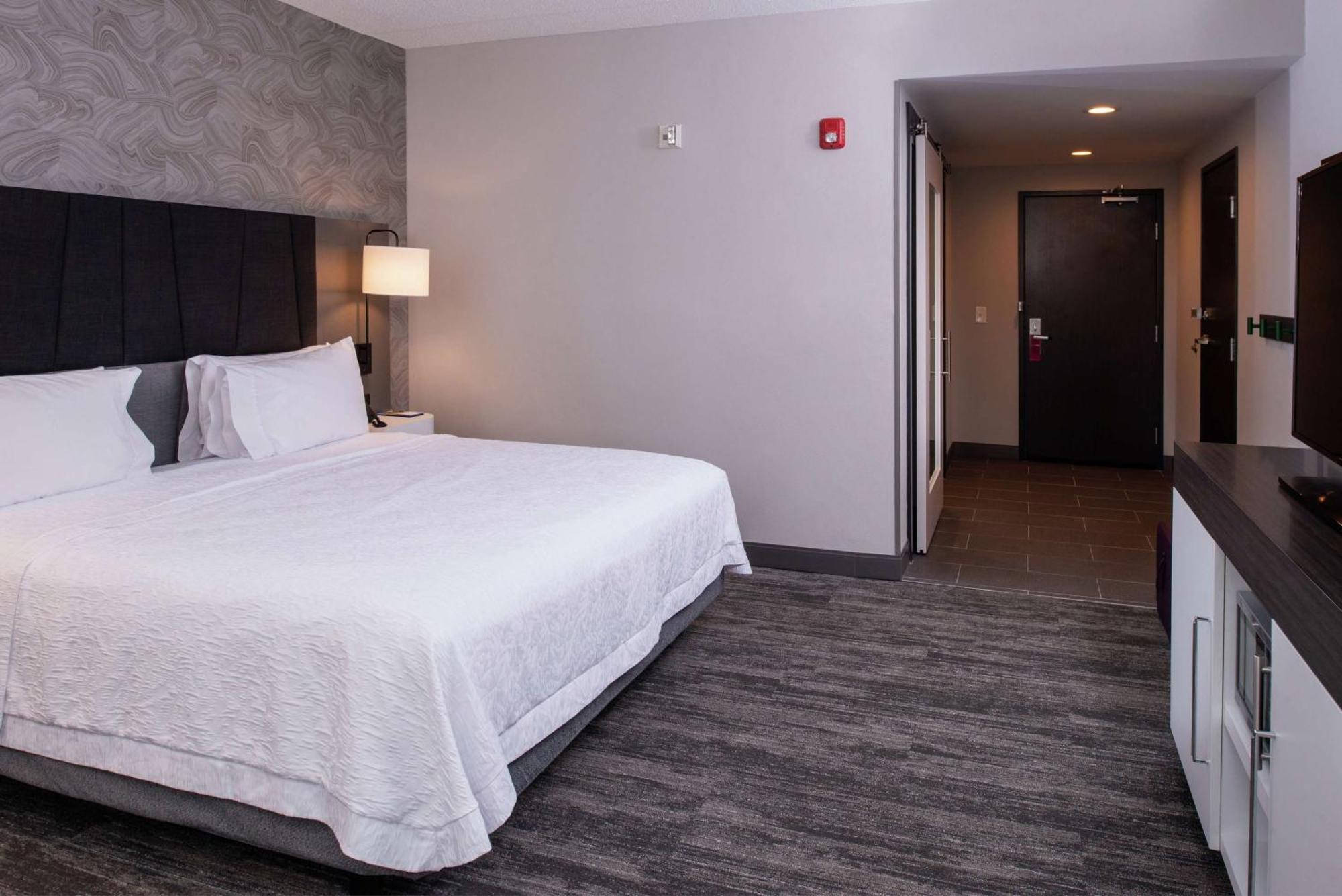 Hampton Inn & Suites Winston-Salem Downtown Exterior foto
